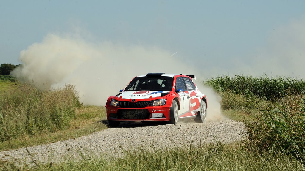 Kristian Poulsen og Ole Frederiksen kørte deres Skoda R5 til den øverste podieplads i 3. afdeling af Danmarksmesterskabet, Autoplus Dansk Super Rally
(Foto: ralllypics.dk – Viggo Johansen)
